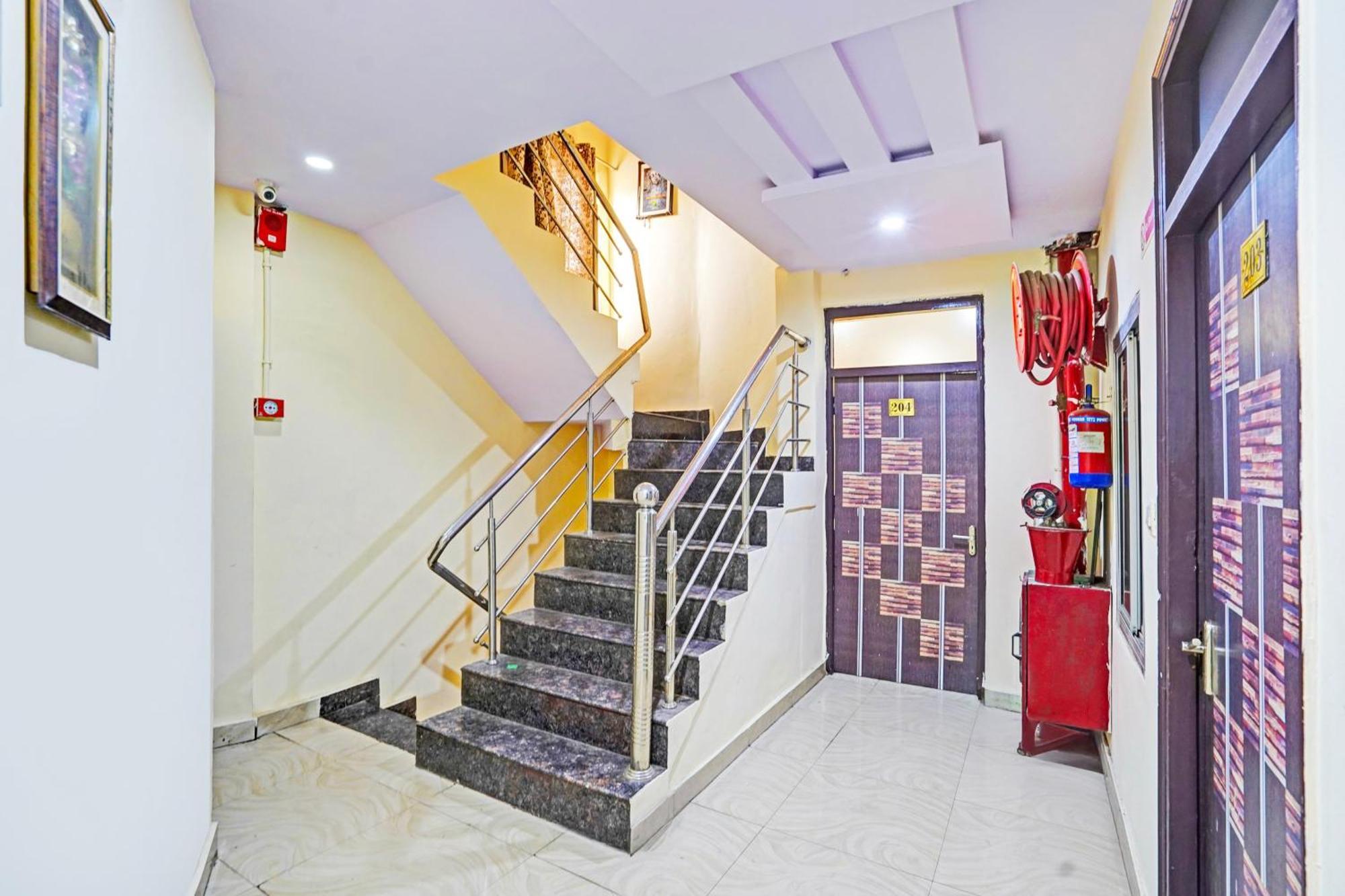 Super Hotel O Charbagh Formerly Khalsa Inn Lakhnaú Exteriér fotografie