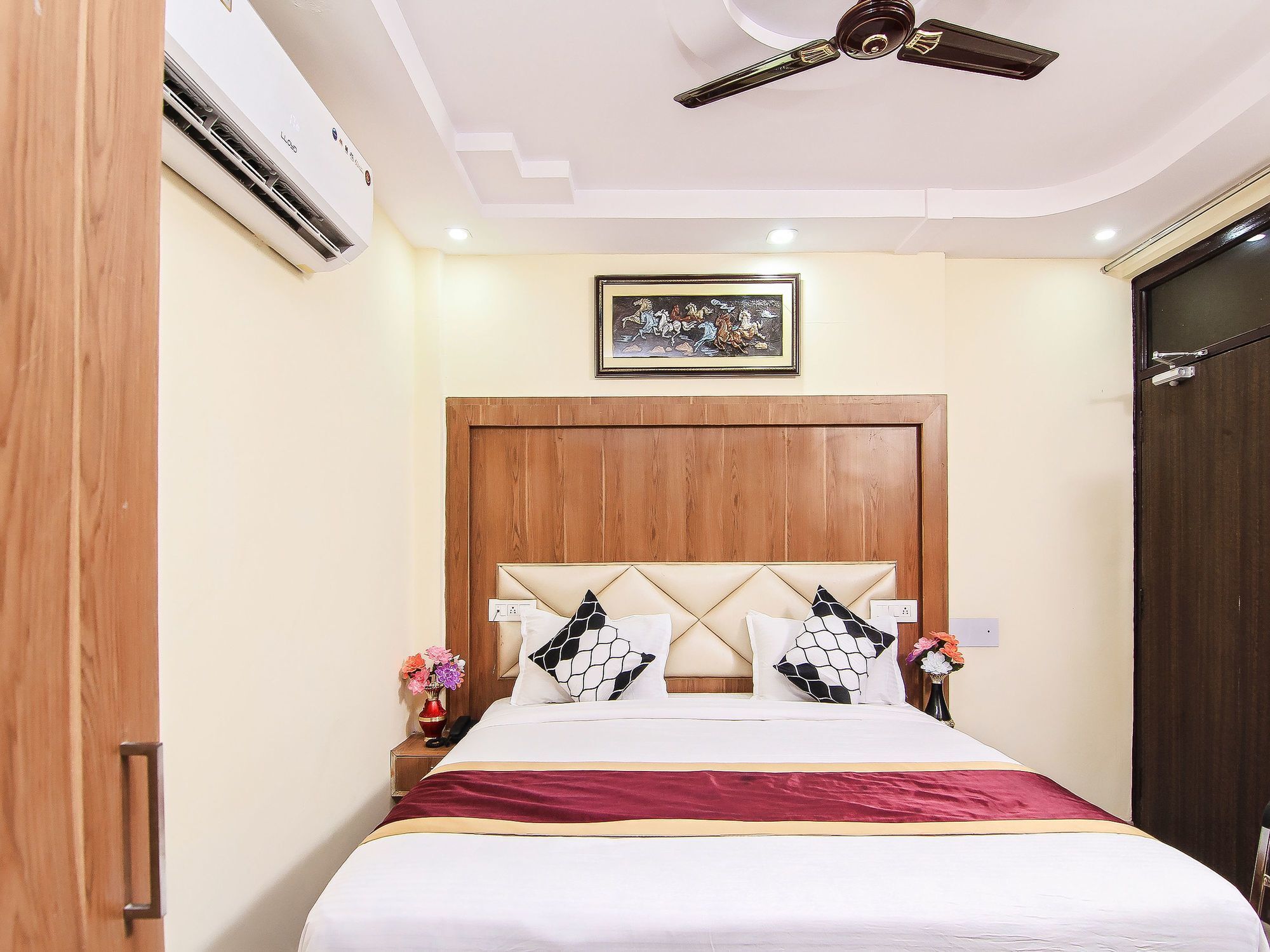 Super Hotel O Charbagh Formerly Khalsa Inn Lakhnaú Exteriér fotografie
